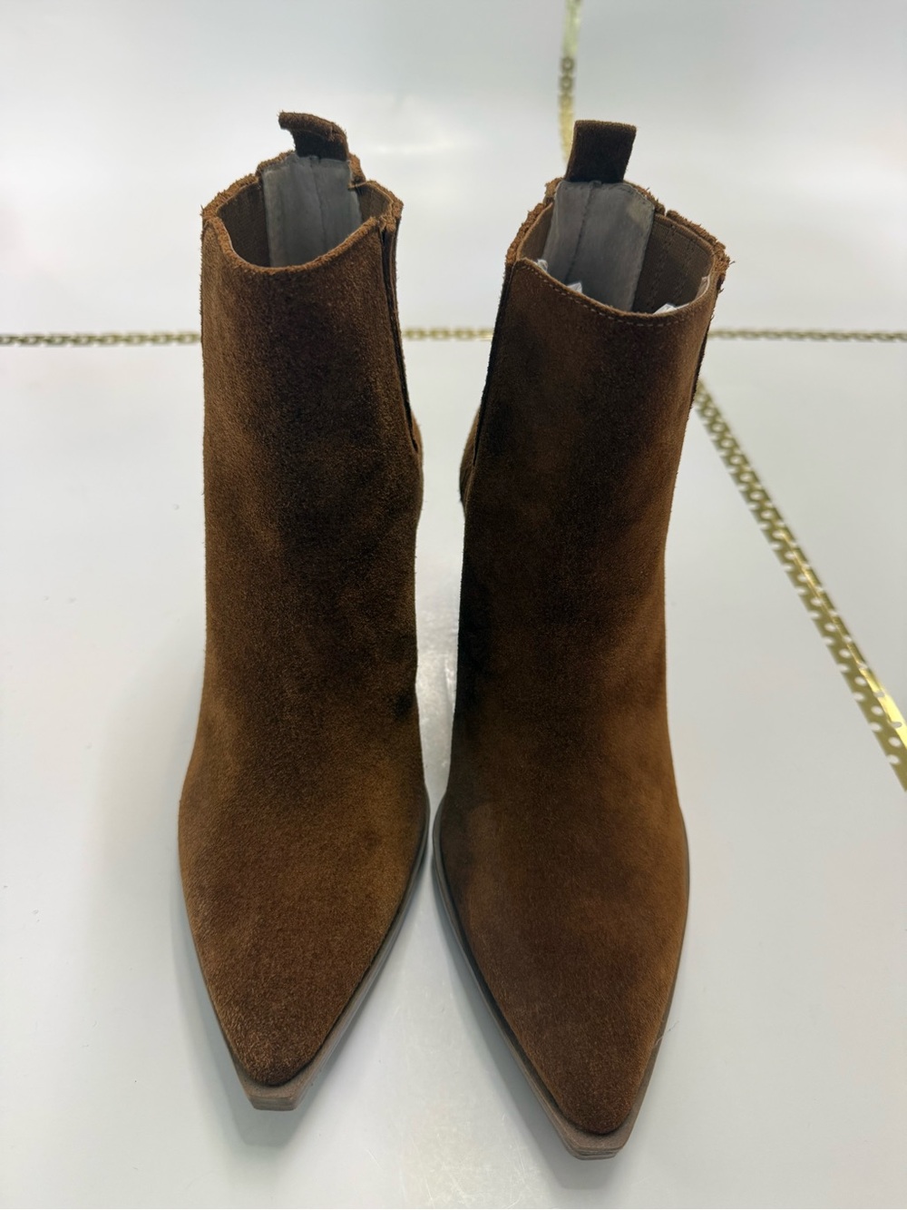 Steve Madden Chestnut Suede Pointed Toe Ankle Booties. Size 9
